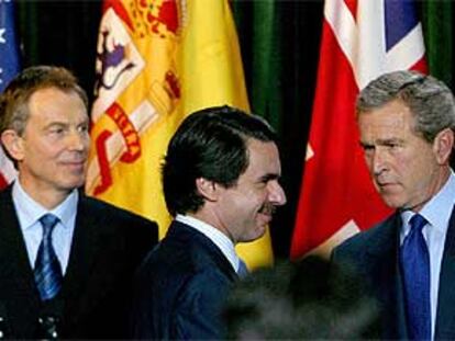 Tony Blair, José María Aznar y George W. Bush, en la cumbre de las Azores, el 16 de marzo de 2003.