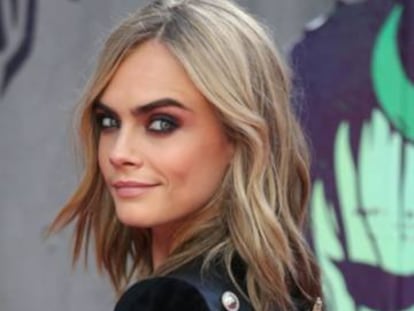 Cara Delevingne é, segundo a imprensa de celebridades, o novo ícone da cultura ‘celesbian’.