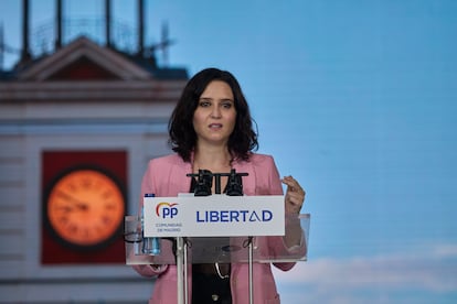 Isabel Díaz Ayuso, candidata a la presidencia de la Comunidad de Madrid por el PP, cierra su campaña electoral en el barrio de Salamanca con el lema 'Libertad'.