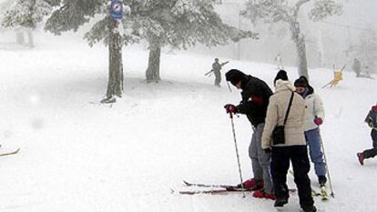 Los esquiadores 'toman' Navacerrada