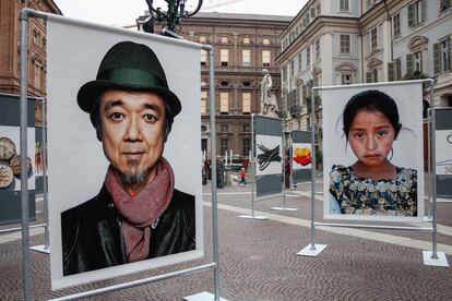 Imágenes de Oliviero Toscani en una plaza de Turín durante los actos de Slow Food en 2014.