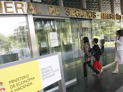 Dirección General de Seguros, dependiente del Ministerio de Economía