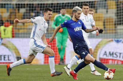 Luis Alberto controla el balón durante el partido entre el Lazio y el Dynamo Kiev.