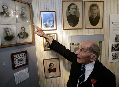 Leon Greenman, en la galería de fotos del museo judío.