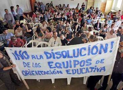 Asamblea de los orientadores pedagógicos en la Escuela Oficial de Idiomas de Villaverde.