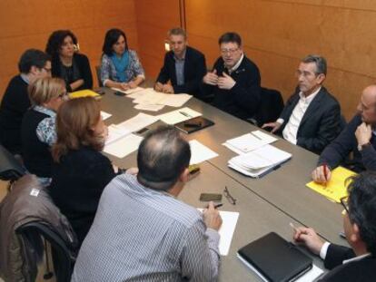 Reunión del grupo parlamentario socialista y el secretario general del PSPV, Ximo Puig.