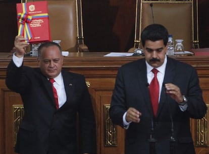 Vice President Maduro (r) and National Assembly speaker Diosdado Cabello on Tuesday.