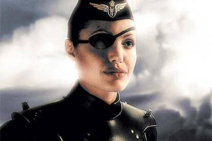 Angelina Jolie, en una imagen de <i>Sky captain y el mundo del mañana.<i>