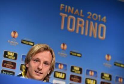 Rakitic, en la rueda de prensa en Turín.