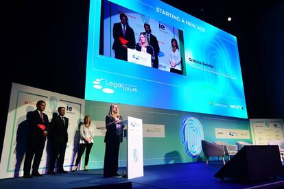 Cristina Sancho, presidenta de la Fundación Wolters Kluwer; Emilio Martínez, presidente de Inkietos y COO de Cuatrecasas; Gregorio García, director de Colectivos en el Banco Santander; y Soledad Atienza, decana de IE Law School