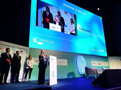 Cristina Sancho, presidenta de la Fundación Wolters Kluwer; Emilio Martínez, presidente de Inkietos y COO de Cuatrecasas; Gregorio García, director de Colectivos en el Banco Santander; y Soledad Atienza, decana de IE Law School