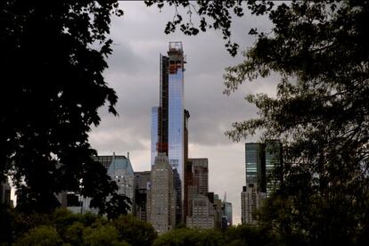 El edificio One 57, en mayo de 2013, cuando a&uacute;n estaba en fase de construcci&oacute;n.