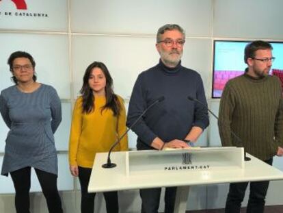 Los anticapitalistas invitan a la Mesa del Parlament a aceptar el voto delegado de Puigdemont y Comin