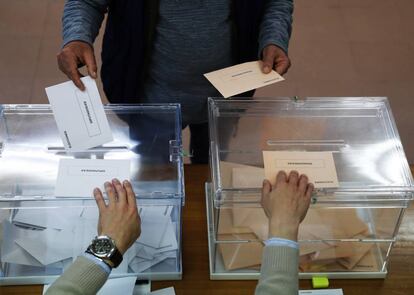 A voter casts his ballot at the April 28 general election.