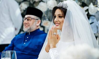 Mohamed V de Kelantan y Rihana Oksana Voevodina, en su boda rusa celebrada en Moscú a finales de noviembre de 2018. 
 