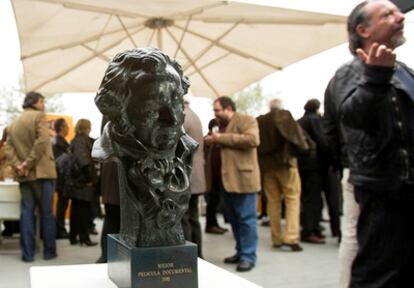 Uno de los premios 'Goya' en la fiesta de celebración en Barcelona de los premios obtenido por el cine catalán.