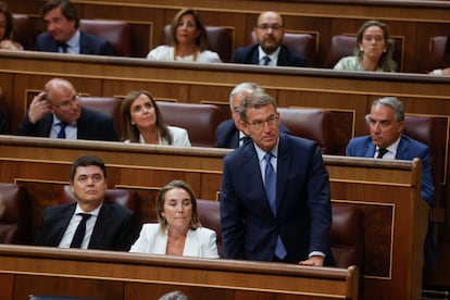 Alberto Núñez Feijóo acataba el jueves la Constitución, durante la sesión constitutiva de la XV Legislatura.