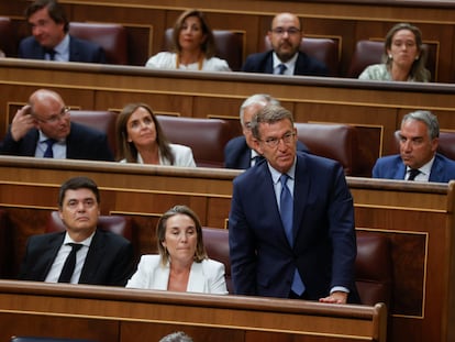 Alberto Núñez Feijóo acataba el jueves la Constitución, durante la sesión constitutiva de la XV Legislatura.