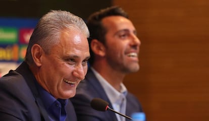 Tite e Edu Gaspar durante a convocação para os amistosos de setembro.