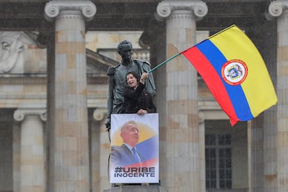 Manifestación a favor de Álvaro Uribe el 7 de agosto de 2025 en Bogotá (Colombia).