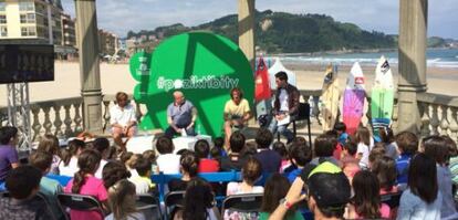 Presentación en Zarautz este lunes del segundo vídeo de la campaña para fomentar el uso del euskera. 