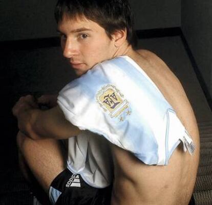Messi, con 17 años. Ahora, con 30, edad en la que hace unas décadas los futbolistas empezaban a retirarse, él está en su mejor momento.