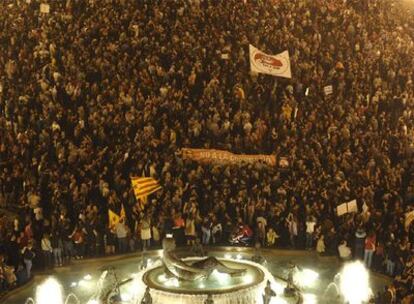 Aspecto de la cabeza de la manifestación contra la corrupción política que ha tenido lugar hoy en Valencia