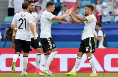 El equipo de Alemania durante su partido contra Camerún