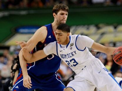Anthony Davis durante el encuentro.
