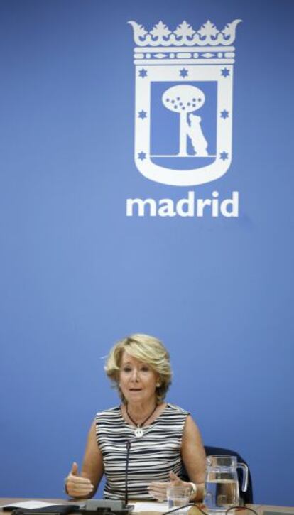 Esperanza Aguirre en una rueda de prensa.