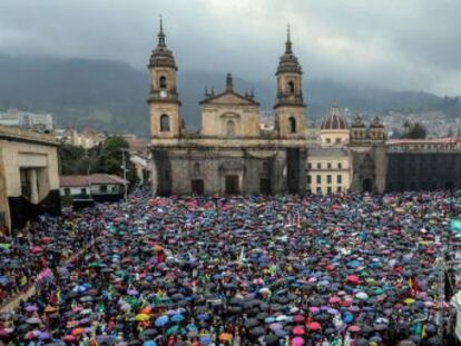 O país se une à onda continental com protestos de futuro incerto que são a culminação de muitas demandas acumuladas e canalizadas na figura de Iván Duque