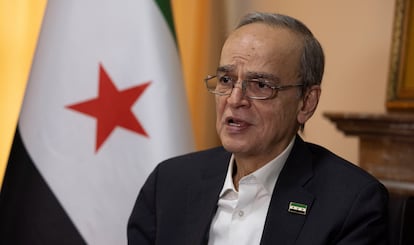 EL presidente de la Coalición Nacional Siria, Hadi al Bahra, durante una entrevista en Estambul el pasado día 2.