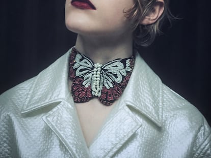 La propuesta más arquitectónica de Dries Van Noten se inspira en las artistas del Cabaret Voltaire