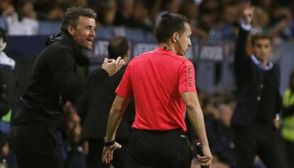 Luis Enrique, durante en partido en La Rosaleda.