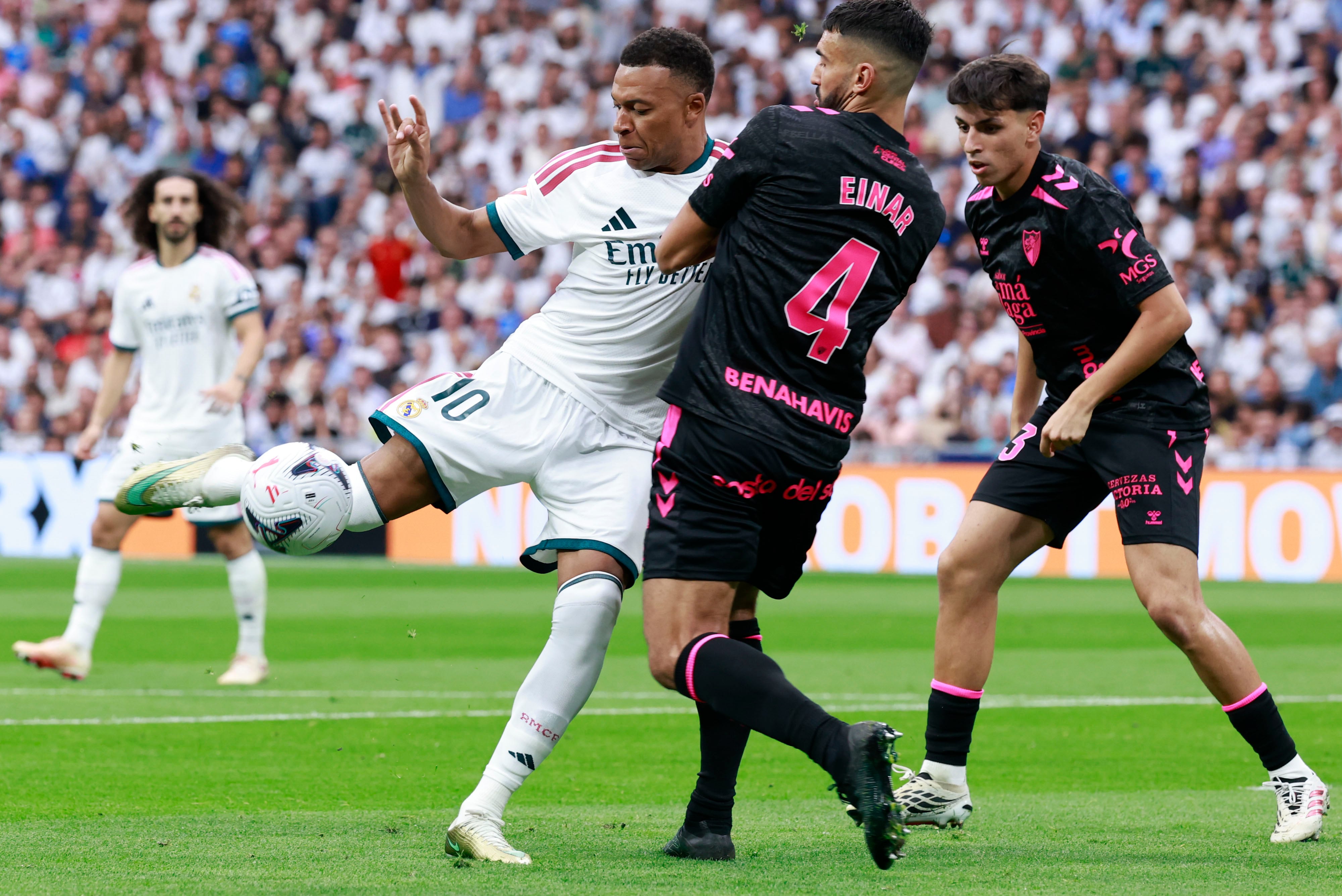 Real Madrid - Málaga en directo | El Madrid gana al descanso con una cómoda ventaja