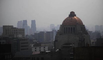 Panorámica de Ciudad de México contaminada.