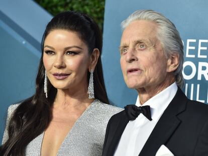 Los actores Catherine Zeta Jones y Michael Douglas en los SAG Awards en Los Ángeles el pasado enero.