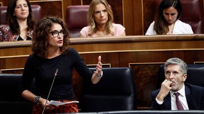 La ministra de Hacienda, María Jesús Montero, en el Congreso.