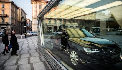 Un coche en un concesionario Audi en Suiza, el 19 de noviembre de 2015.