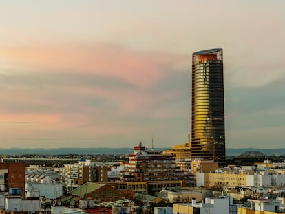La Torre Pelli suscitó mucha polémica cuando fue construida en Sevilla.