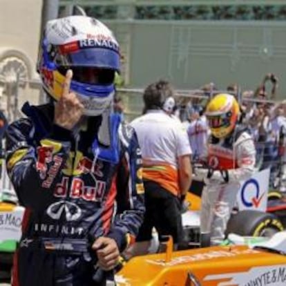 El piloto alemán de Red Bull, Sebastian Vettel, gesticula tras la clasificación para el Gran Premio de Europa de Fórmula Uno que se celebra en el circuito urbano de Valencia.