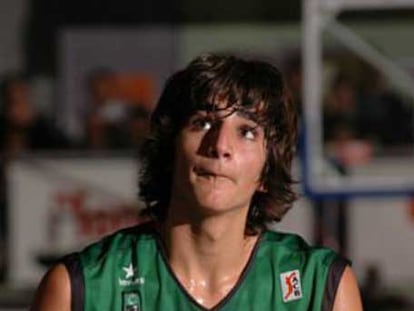 Ricky Rubio, preparándose para lanzar un tiro libre.