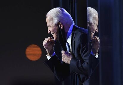 <b>Presidente Biden</b>. El gesto es inequívoco. La imagen fue tomada el 7 de noviembre en Wilmington, Delaware: Joe Biden es el nuevo presidente de Estados Unidos y exhibe su felicidad.