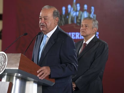 Imagen de archivo de Carlos Slim y Andrés Manuel López Obrador, durante una conferencia matutina de Presidencia en 2019.