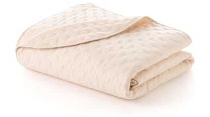 Esta colcha para primavera es la más vendida en Amazon.