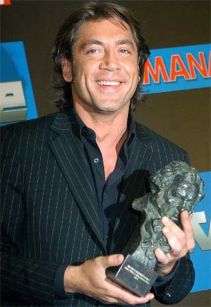 Javier Bardem ha sido elegido como el mejor actor del año por <i>Mar adentro</i>.