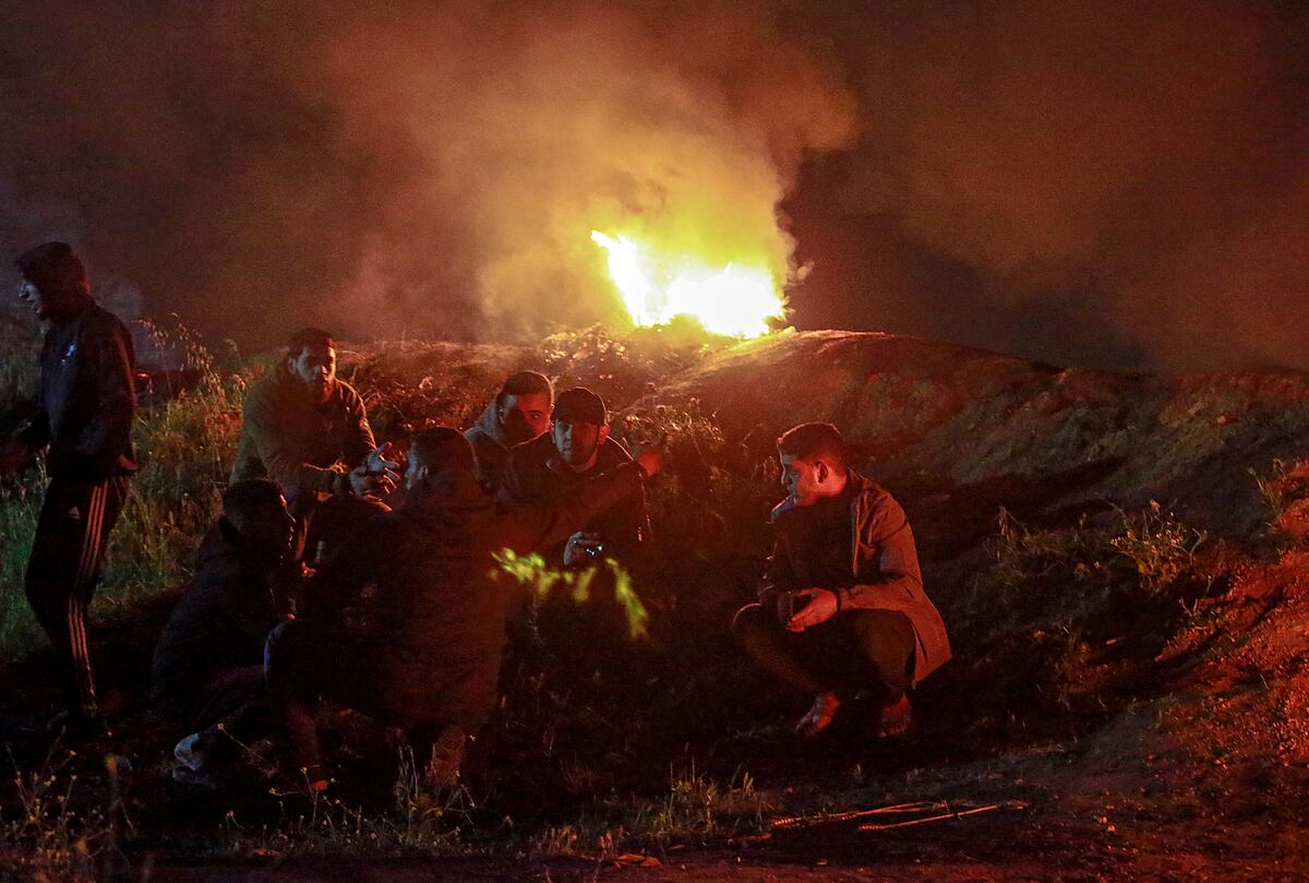 El desalojo de la mezquita de Al Aqsa desemboca en ataques cruzados