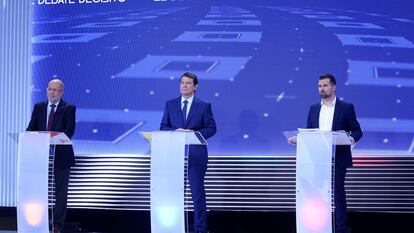 Luis Tudanca, Alfonso Fernández Mañueco y Francisco Igea durante el segundo y último debate televisivo ante las elecciones autonómicas de 2022