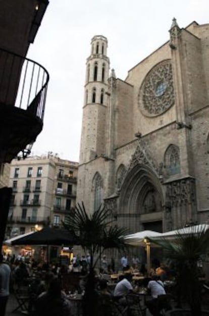 Ambiente en torno a la Basílica de Santa María del Mar.