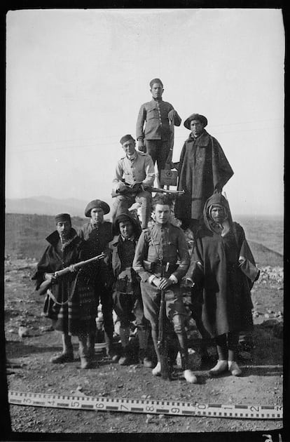 Un destacamento de españoles en Dar Quebdani, en el Rif, en 1923, en una fotografía del libro 'Fotografía del desastre', de Eustaquio Berriochoa, cedida por Andoni Lubaki.